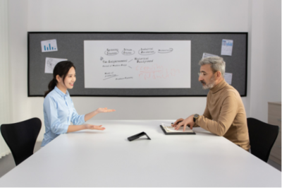 雙屏交互，隨心溝通 科大訊飛雙屏翻譯機(jī)讓跨境交流高效無界